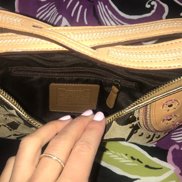 Coach purse - Picture 4 of 4